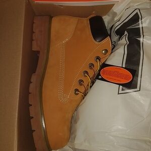 Men's Steel toe Lugz Work boots Tan size 8.